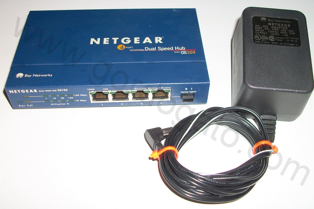Bay Networks Netgear DS104 Dual Speed Network Hub